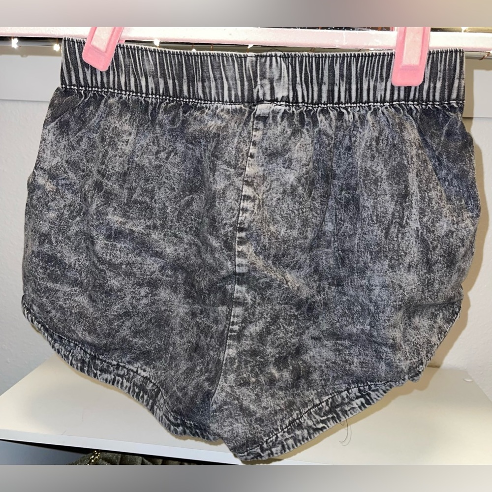Shorts - Picture 2 of 2